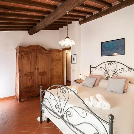 Casetta Di Butia, Glicine * Borgo a Mozzano